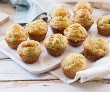 Zucchini- und Wursthäppchen