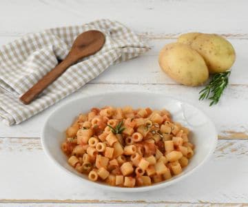 Pasta mit Zwiebeln und Kartoffeln