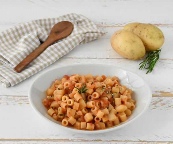 Pasta mit Zwiebeln und Kartoffeln