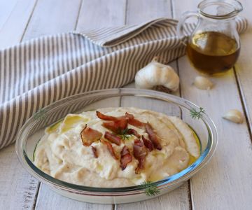 Bohnenpüree mit knusprigem Speck