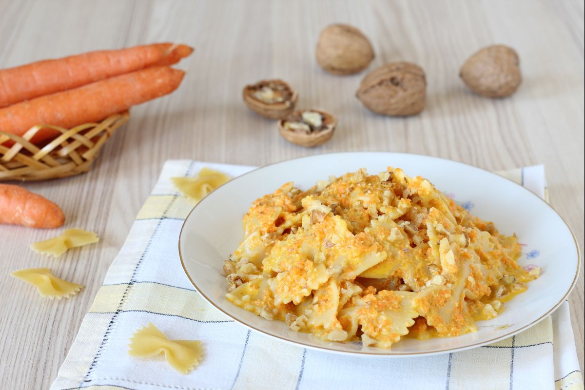 Farfalle mit Karottenpesto