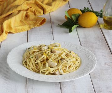 Linguine Schwertfisch und Zitrone