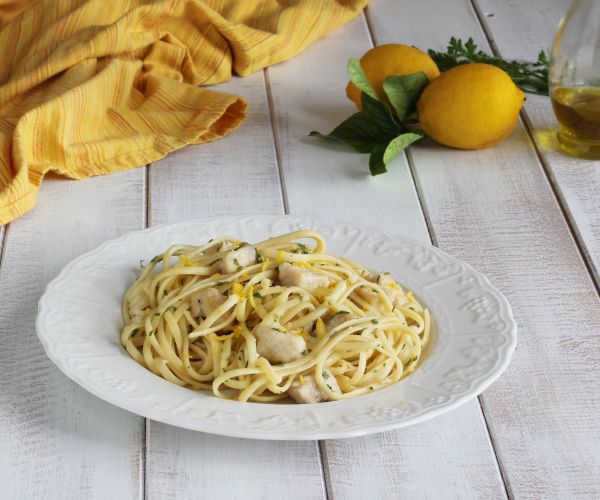 Linguine Schwertfisch und Zitrone
