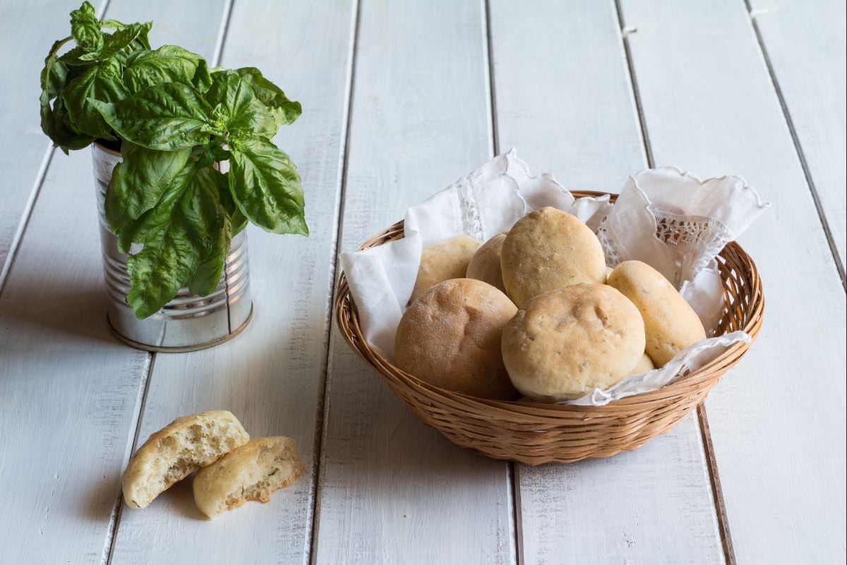 Basilikum-Brötchen