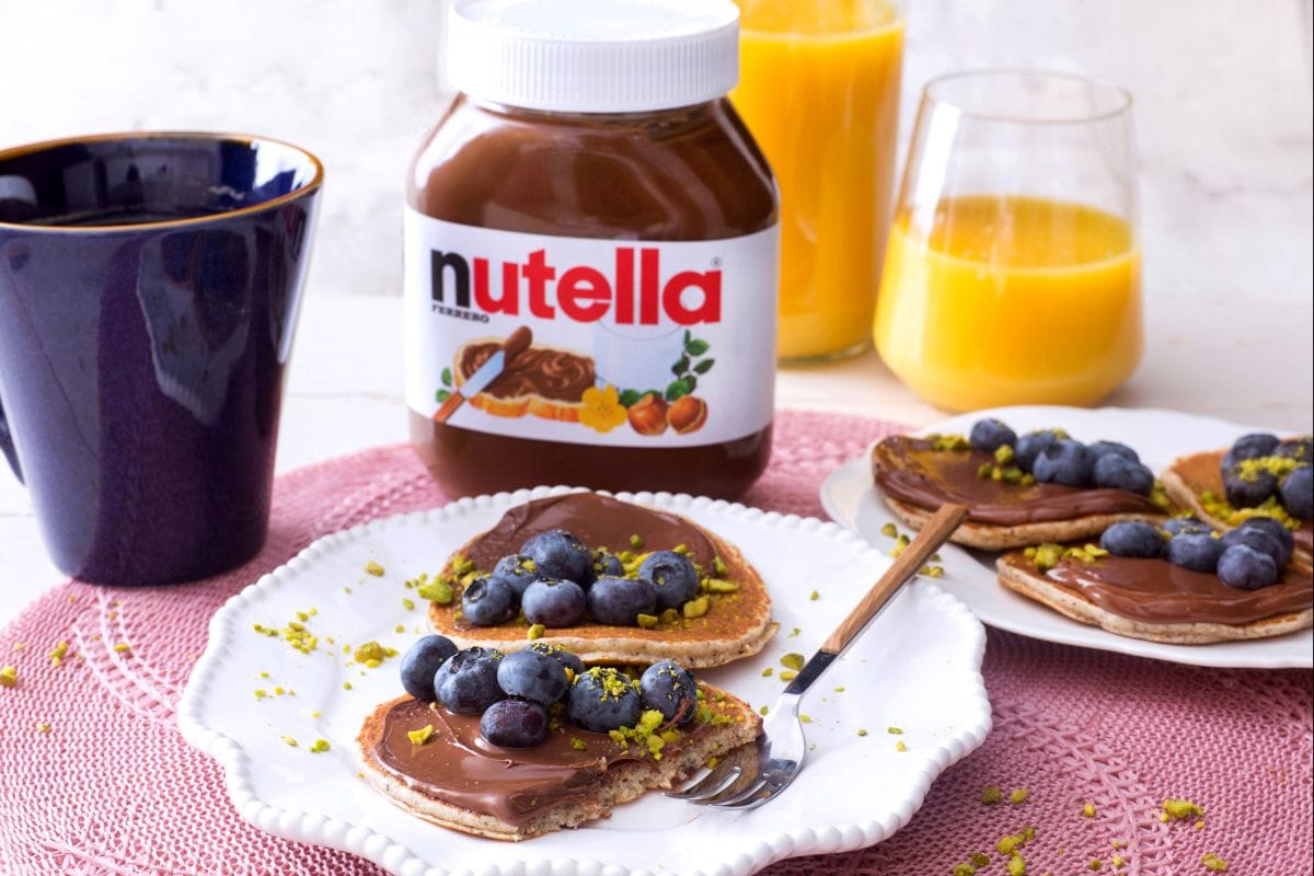 Glutenfreie Heidelbeer-Pfannkuchen mit Nutella®