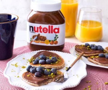 Glutenfreie Heidelbeer-Pfannkuchen mit Nutella®