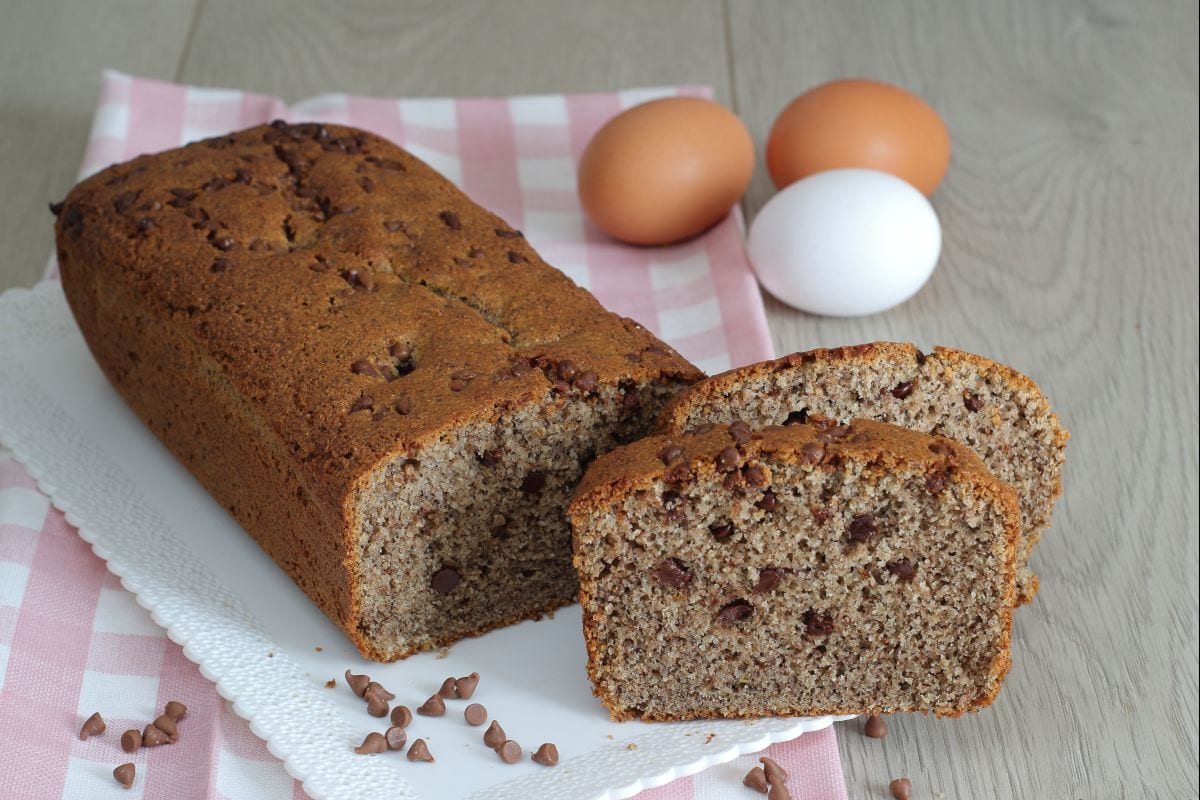 Buchweizen-Pfundkuchen mit Schokotropfen