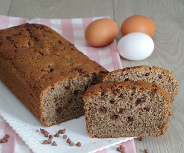 Buchweizen-Pfundkuchen mit Schokotropfen