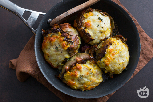 Mit Eiern und Käse gefüllte Artischocken - Italienische Rezepte von ... Mit Eiern und Käse gefüllte Artischocken - Italienische Rezepte von ...