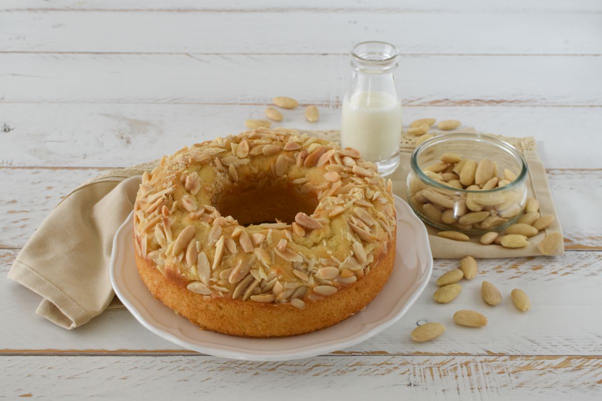 Kuchen mit Mandeln und Mascarpone
