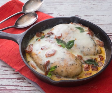 Hähnchenbrust im Ofen mit Tomaten und Mozzarella