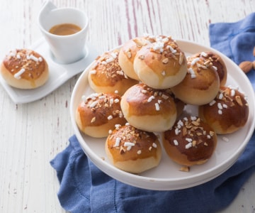 Süße Mandelbrötchen