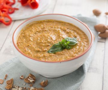 Paprika-Ziegenkäse-Pesto