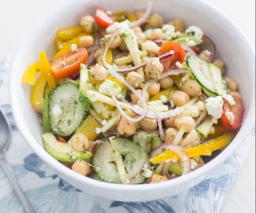 Sommerlicher Kichererbsensalat