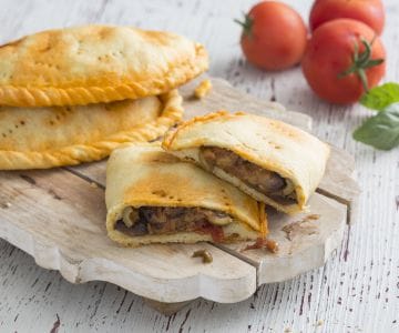 ‘Mpanate gefüllt mit Caponata