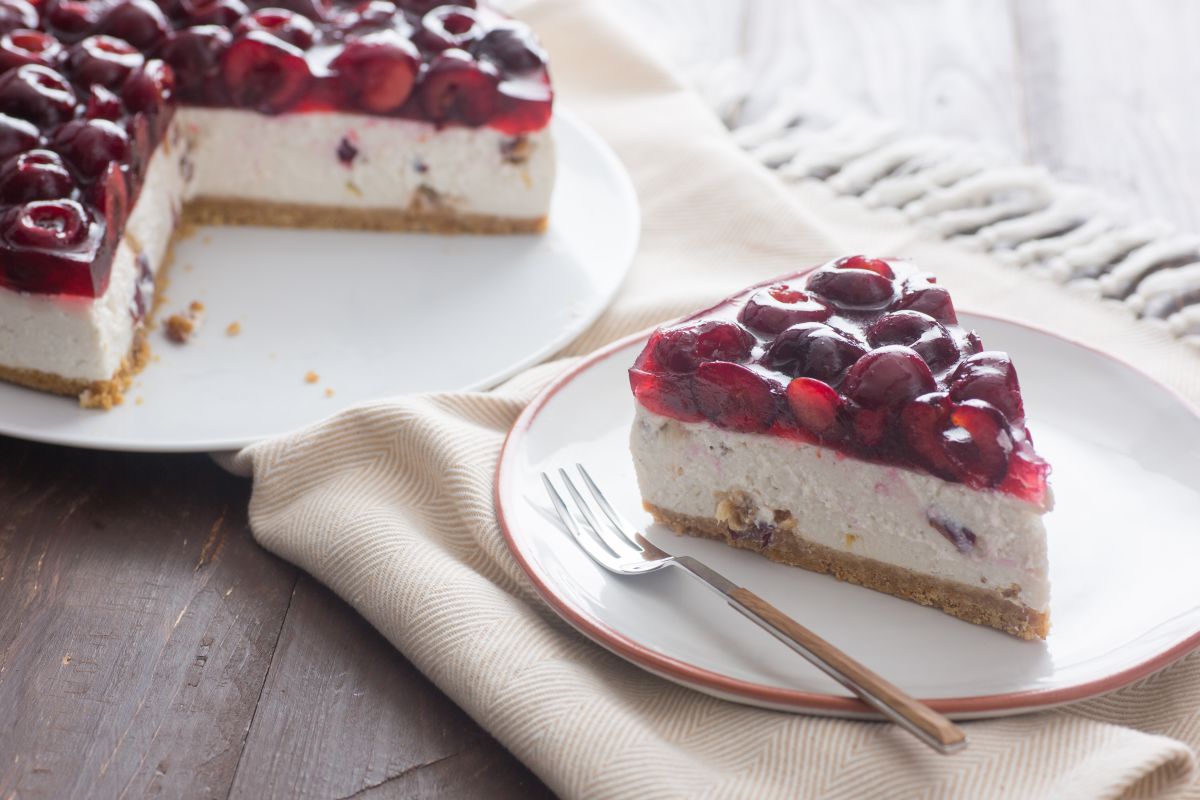 Käsekuchen mit Kirschen