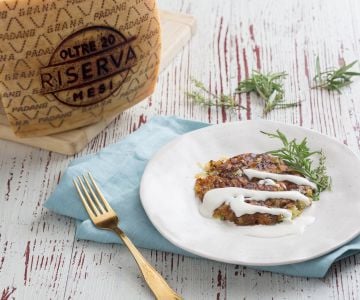Zucchini- und Kartoffelrösti mit Grana Padano Fondue