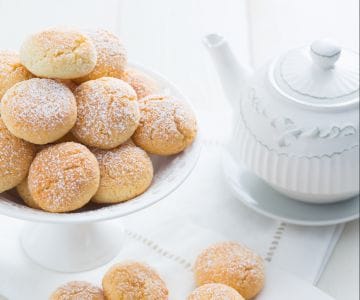 Kokosplätzchen mit weißer Schokoladenfüllung