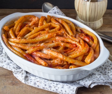Gebackene Ziti mit Lammsoße