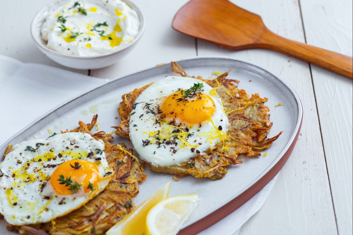 Rösti mit Artischocken und Spiegeleiern