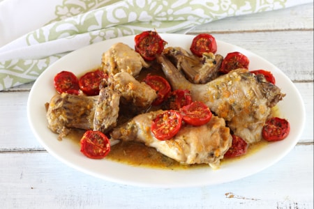 Kaninchen mit Bier und confierten Tomaten