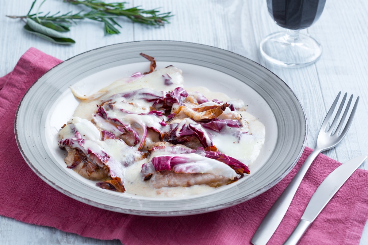 Schnitzel mit Taleggio und Radicchio
