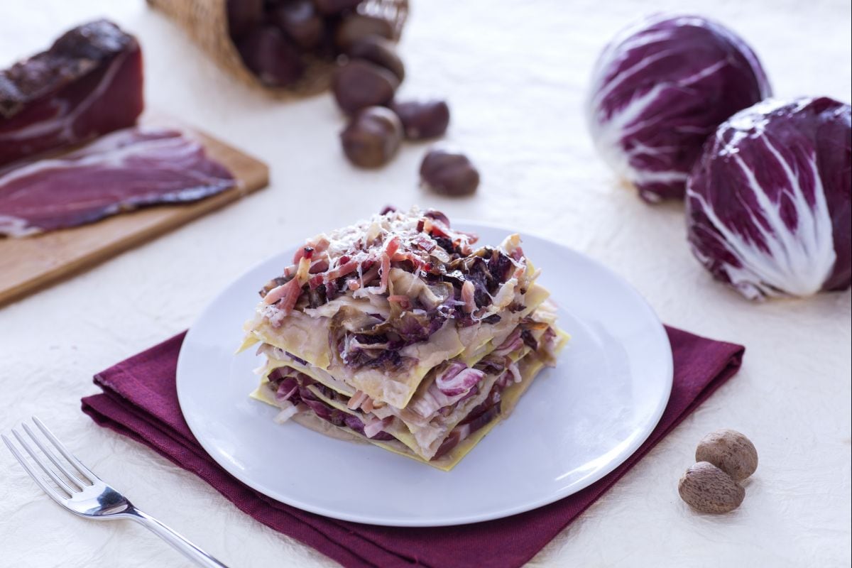 Lasagne mit Radicchio, Kastaniencreme und Speck
