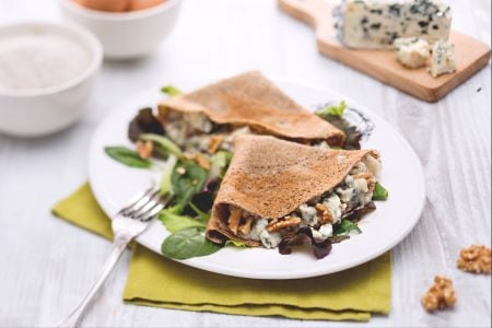 Crêpe mit Roquefort und Walnüssen