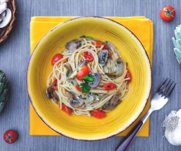 Spaghetti mit Pilzen, Artischocken und Kirschtomaten