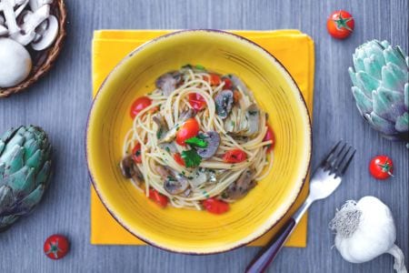 Spaghetti mit Pilzen, Artischocken und Kirschtomaten