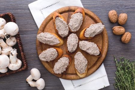 Crostini mit Champignon-Pilzpastete