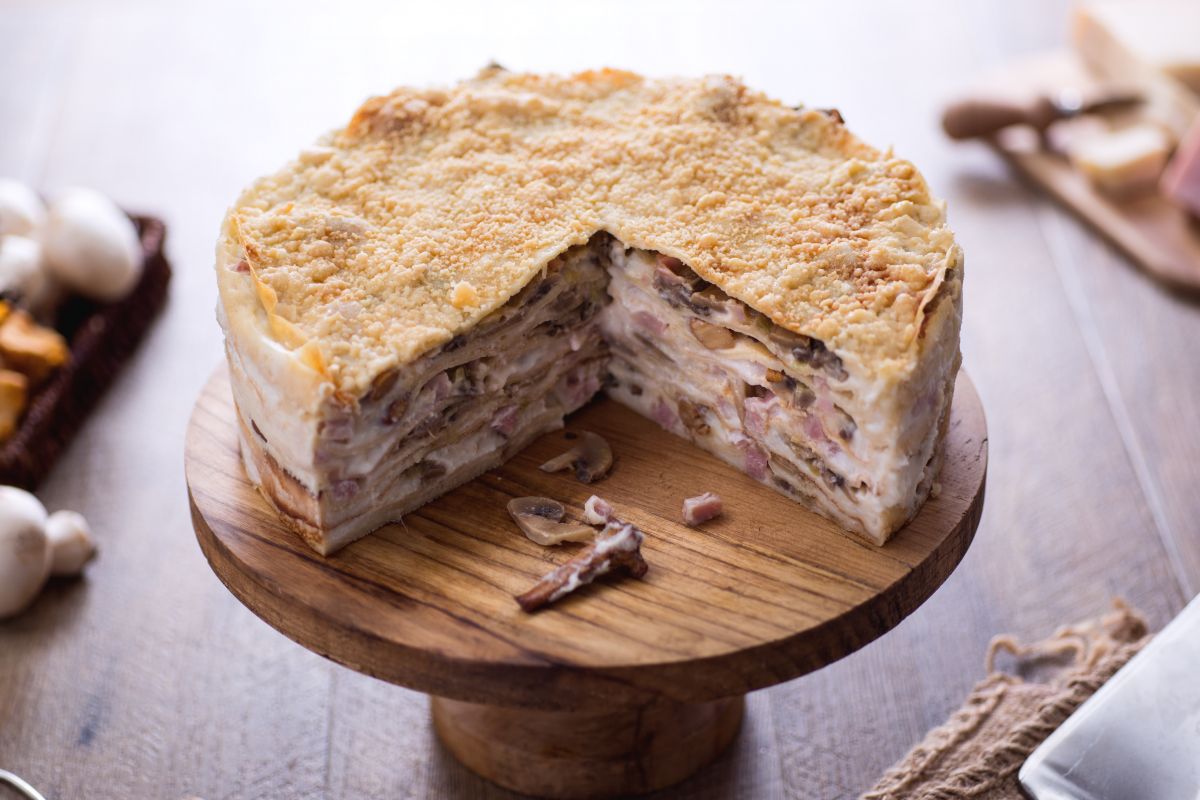 Crêpe-Torte mit Pilzen