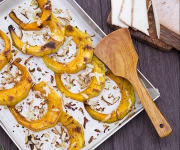 Überbackener Kürbis mit geräucherten Ricotta-Spänen