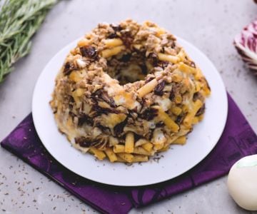 Auflauf mit Radicchio, Wurst und Scamorza