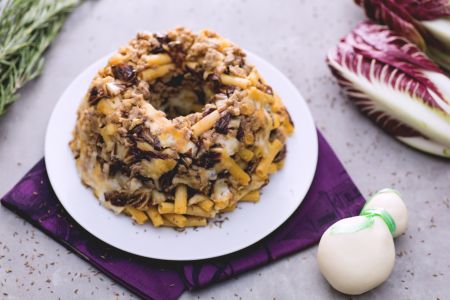 Auflauf mit Radicchio, Wurst und Scamorza