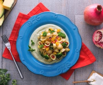 Orecchiette mit Brokkolicreme, Kürbis und Granatapfel