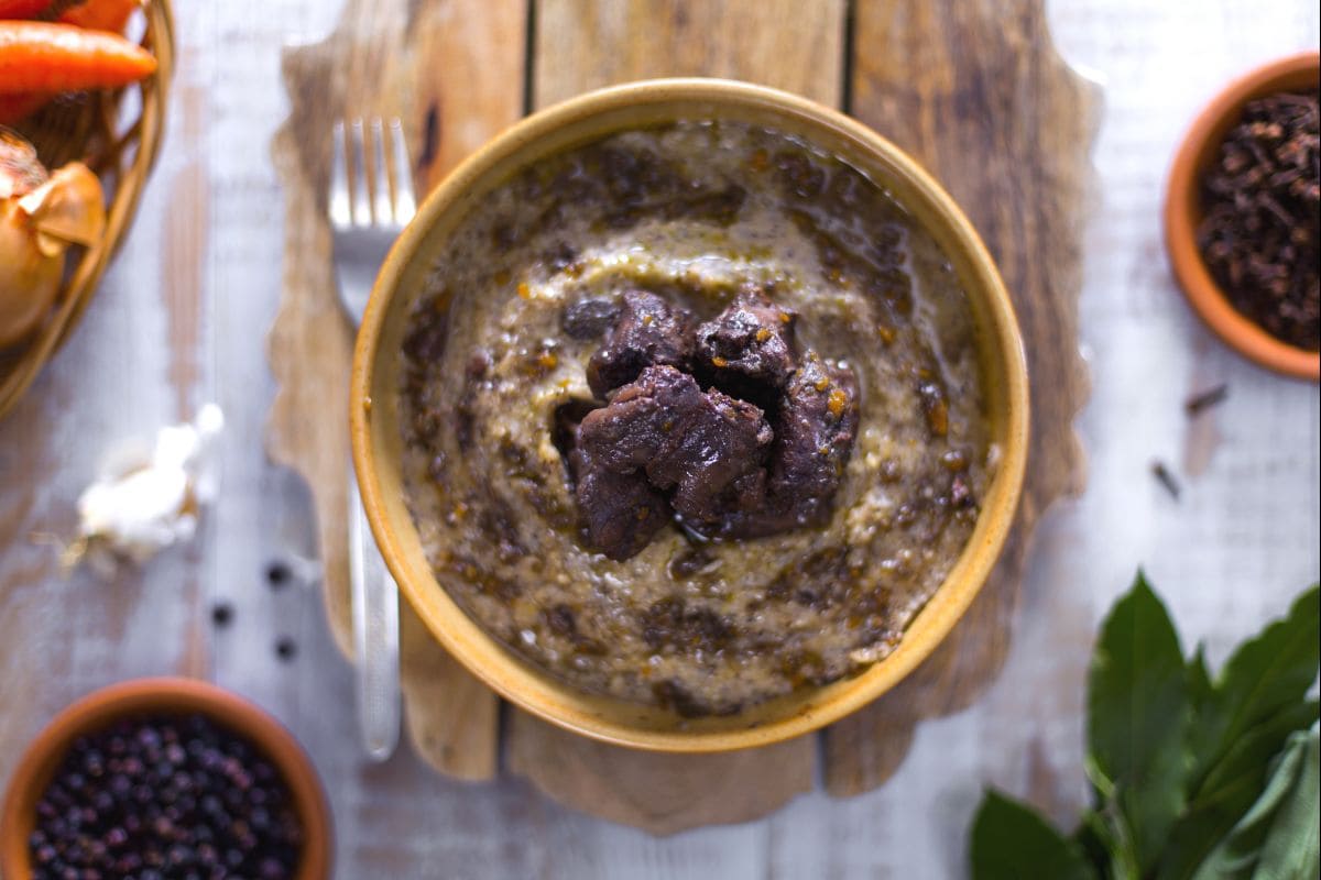 Reh in Beize mit Buchweizenpolenta