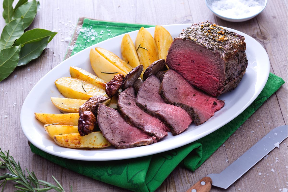 Ofen-Roastbeef mit Pilzen und Kartoffeln