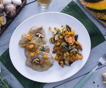 Schnitzel mit Vin Santo, Kürbis und gemischten Pilzen