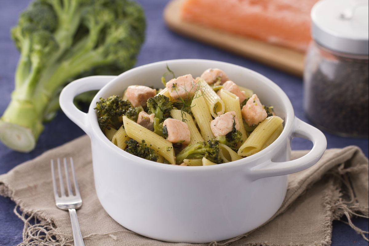 Penne mit Brokkoli und Lachs mit Fenchel