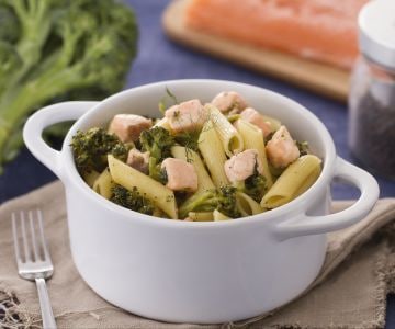 Penne mit Brokkoli und Lachs mit Fenchel