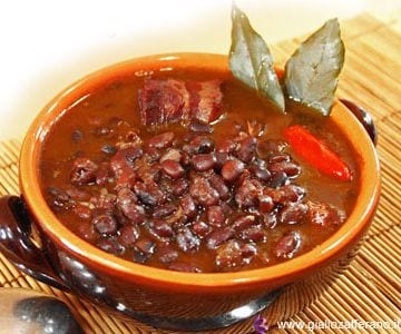 Mexikanische schwarze Bohnensuppe
