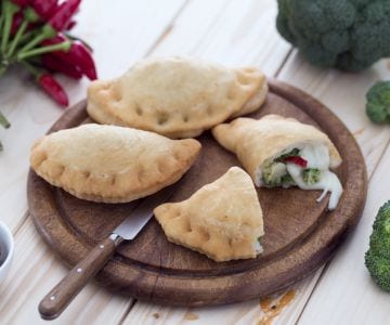 Panzerotti mit Brokkoli und Sardellen