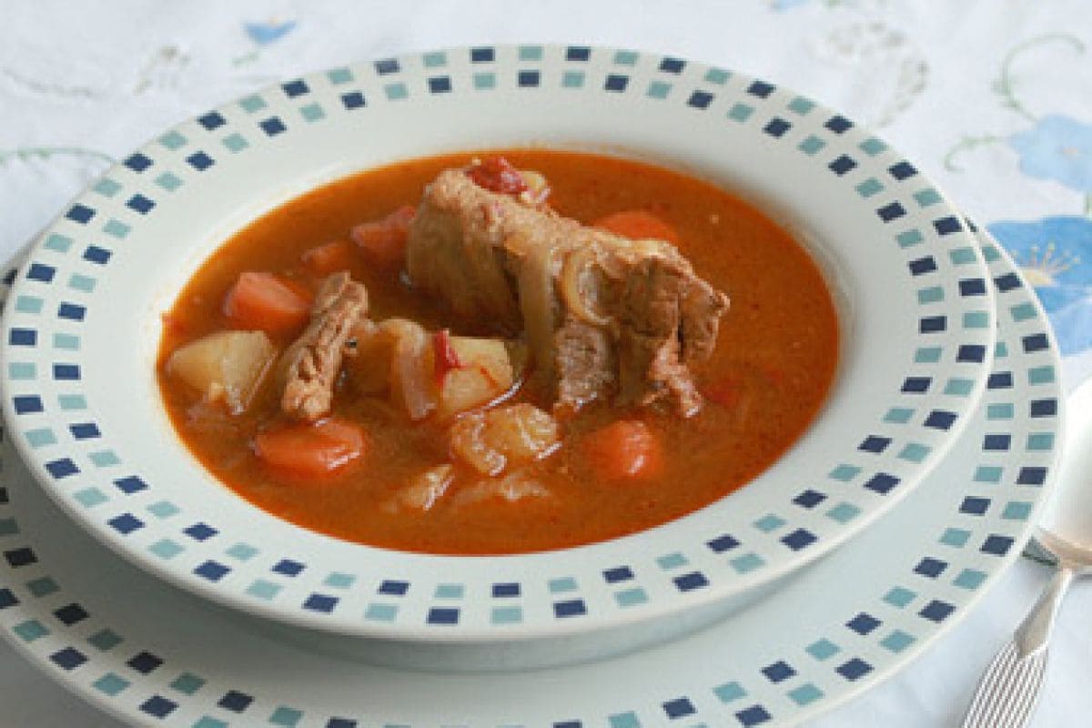 Eintopf mit Rippchen (guiso de costillas)