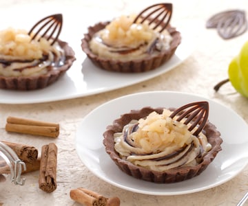 Nesquik-Törtchen mit karamellisierten Birnen