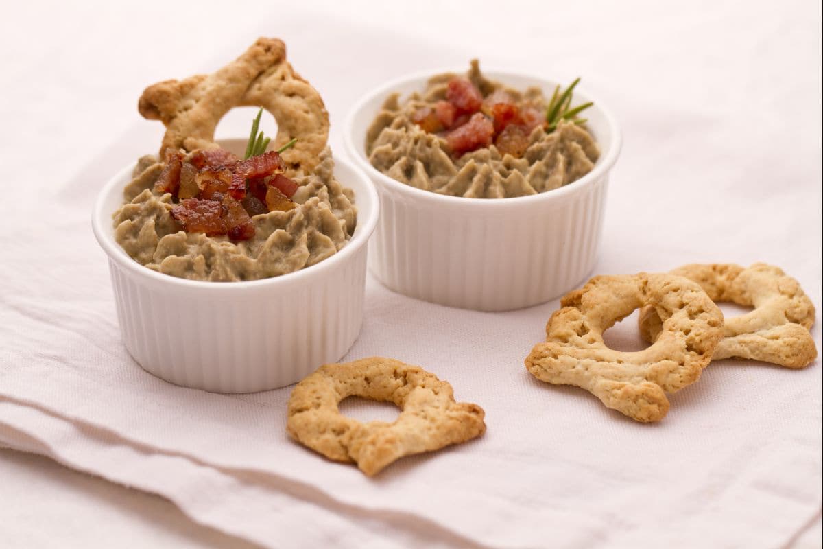 Torcelli mit Linsencreme und Guanciale
