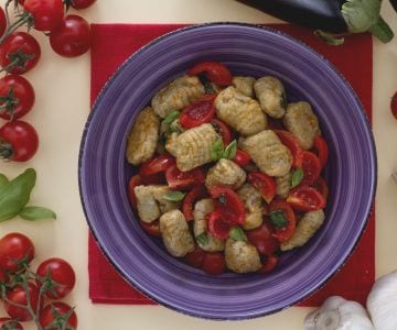 Auberginen-Gnocchi mit Kirschtomaten und Basilikum