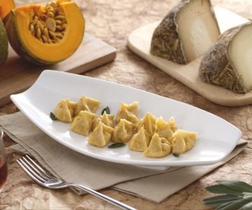 Gezupfte Taschen mit Kürbis und Grubenkäse