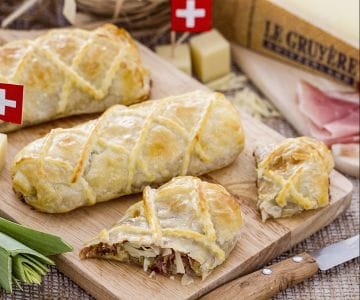Mini-Strudel mit Lauch, Speck und Gruyère