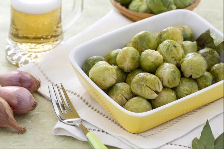 Geschmorte Rosenkohl mit Bier
